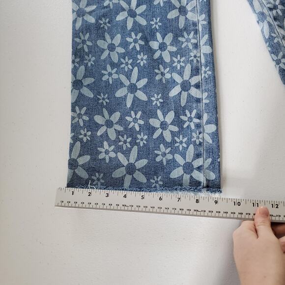 Judy Blue Jeans Womens 29 Blue Wide Crop Daisy Floral Raw Hem Stretch JB88772 - Picture 5 of 12